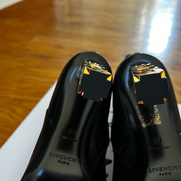 😊SOLD😊Givenchy G Cube Ankle black booties in size 37 - Picture 12 of 14